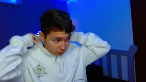 Snapshot of georgesmith_1 chatting on 01-22-25, 02:04 GEORGE online show from 01-22-25, 02:04