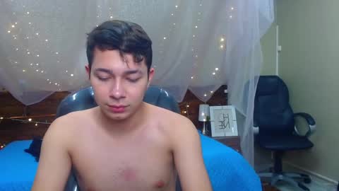 Snapshot of georgesmith_1 chatting on 02-04-25, 01:02 GEORGE online show from 02-04-25, 01:02