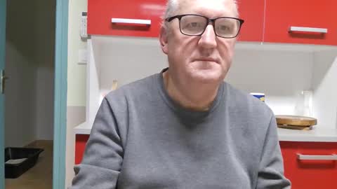 gerardlp131313 online show from 11-01-25, 07:49