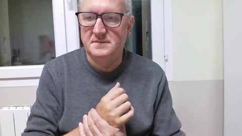 gerardlp131313 online show from 11-03-25, 08:43