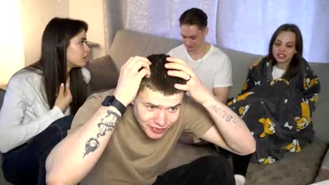 Jean and Isa couple Van online show from 04-16-26, 07:42