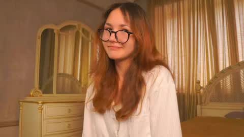 Snapshot of gertrudisshinn chatting on 05-31-26, 12:45 Kristy online show from 05-31-26, 12:45