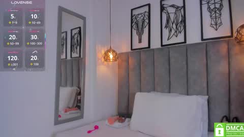 Snapshot of gia_scott chatting on 10-05-25, 09:45 Darlliny online show from 10-05-25, 09:45