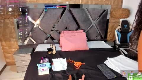 Snapshot of gia_scott chatting on 02-04-26, 03:34 Darlliny online show from 02-04-26, 03:34