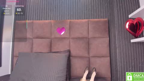 Snapshot of gia_scott chatting on 02-18-26, 05:14 Darlliny online show from 02-18-26, 05:14