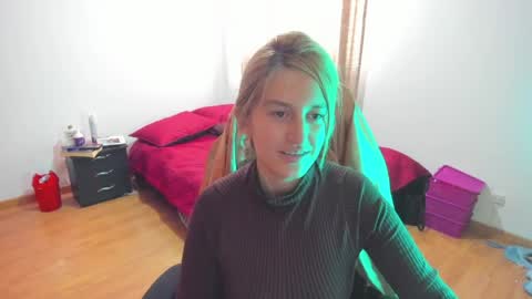 GiaRoussel online show from 04-07-26, 04:07