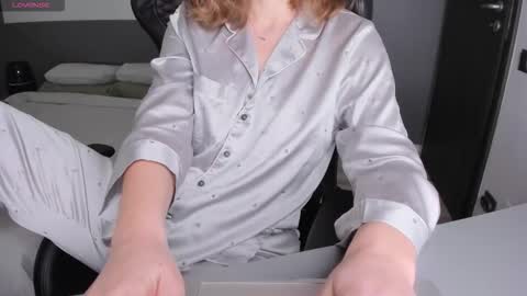 gigihadd online show from 02-08-26, 02:31