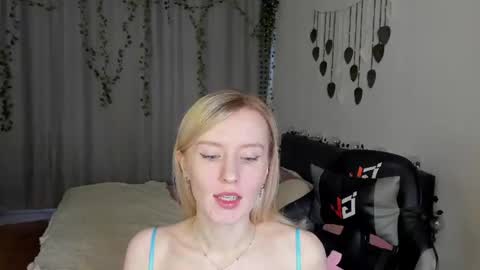 Gin online show from 06-17-26, 06:16