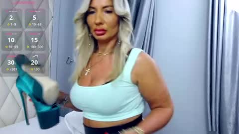 Snapshot of ginabear chatting on 06-30-26, 06:20 Gina online show from 06-30-26, 06:20