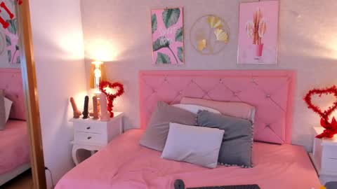 Snapshot of ginger_violetta chatting on 02-14-25, 07:54 Ginger online show from 02-14-25, 07:54