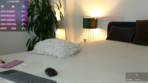 Snapshot of ginnybabe_ chatting on 05-12-26, 02:03 Ginny online show from 05-12-26, 02:03