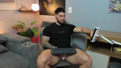 Snapshot of giorgio_leone2 chatting on 06-05-26, 12:39 Giorgio leone online show from 06-05-26, 12:39
