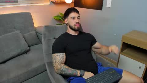 Snapshot of giorgio_leone2 chatting on 07-02-26, 02:11 Giorgio leone online show from 07-02-26, 02:11