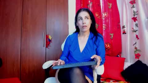 Girasol Walton online show from 01-08-26, 02:08