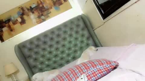 urGIRL online show from 01-07-26, 01:46