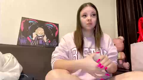 Snapshot of girl_shy07 chatting on 03-11-26, 07:53 girl_shy07 online show from 03-11-26, 07:53