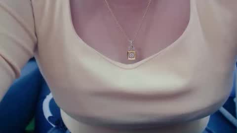 Snapshot of girlhanoi chatting on 02-13-26, 03:35 girlhanoi online show from 02-13-26, 03:35