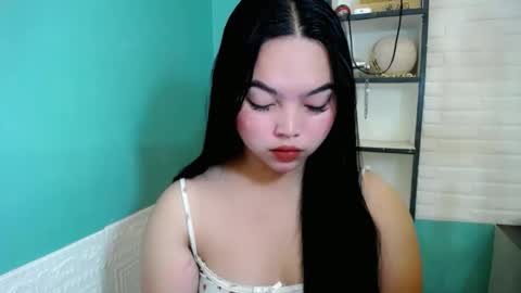 Snapshot of girlthatuneedxxx chatting on 02-25-26, 07:01 Rhaine online show from 02-25-26, 07:01