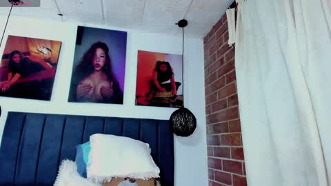  Kylie  online show from 04-11-26, 07:56