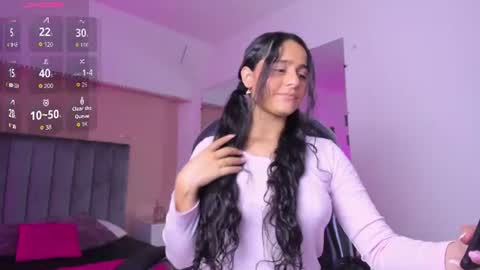 Snapshot of giselle_roldan chatting on 07-01-26, 03:19 GISELLE ROLDAN online show from 07-01-26, 03:19