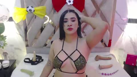 Snapshot of giselslut chatting on 06-21-26, 04:31 giselslut online show from 06-21-26, 04:31