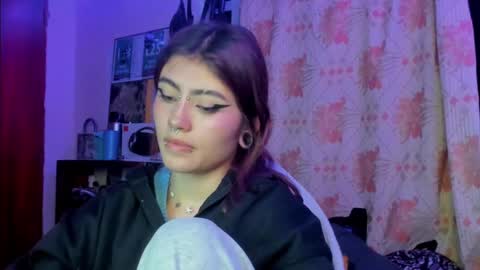 Giulietta online show from 01-29-25, 02:19