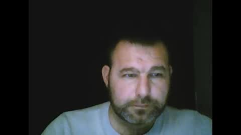 Snapshot of gjleeke chatting on 11-22-25, 12:31 guzz online show from 11-22-25, 12:31