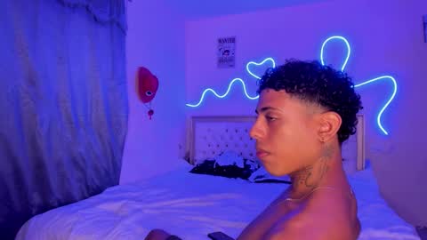 Snapshot of glader_guy chatting on 10-09-25, 07:01 only for you bby online show from 10-09-25, 07:01