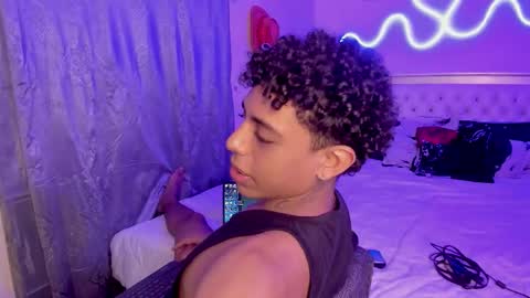 Snapshot of glader_guy chatting on 10-23-25, 10:08 only for you bby online show from 10-23-25, 10:08