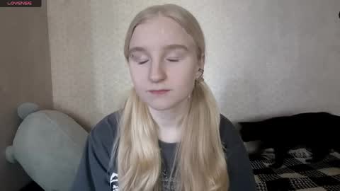 Laura online show from 05-04-26, 09:05