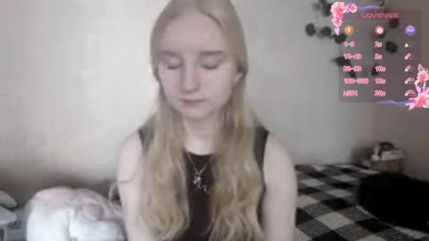 Laura online show from 05-08-26, 07:46