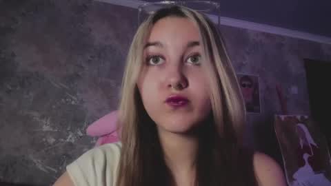 Kelly online show from 04-13-26, 01:49