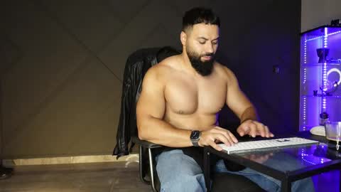 Matthew .. for short call me Matt online show from 05-28-26, 07:33