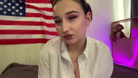 Milena online show from 05-04-26, 06:09