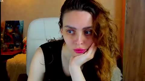 Snapshot of gloria_wood chatting on 06-29-26, 05:02 Gloria Wood online show from 06-29-26, 05:02