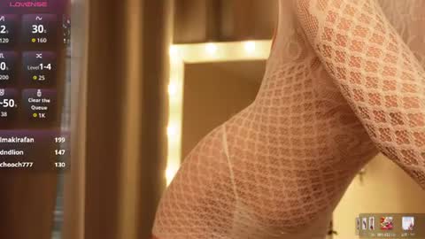 Snapshot of gloriamillss chatting on 06-17-26, 01:45 Gloria online show from 06-17-26, 01:45