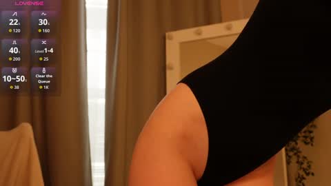 Snapshot of gloriamillss chatting on 07-14-26, 01:39 Gloria online show from 07-14-26, 01:39