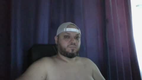 Snapshot of glusgan chatting on 06-25-26, 08:19 Your boy online show from 06-25-26, 08:19
