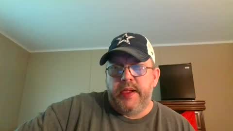 Snapshot of gobey33 chatting on 07-09-26, 04:11 IDKIDCIDGAF online show from 07-09-26, 04:11