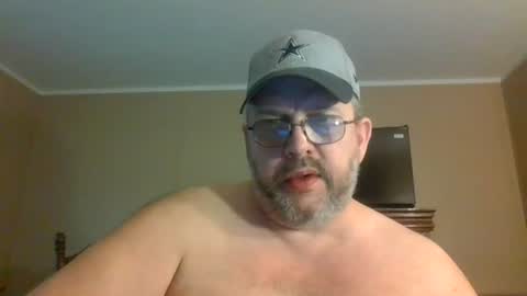 Snapshot of gobey33 chatting on 07-18-26, 01:04 IDKIDCIDGAF online show from 07-18-26, 01:04