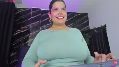 Snapshot of goddess_arethaozz chatting on 07-02-26, 03:23 Aretha online show from 07-02-26, 03:23
