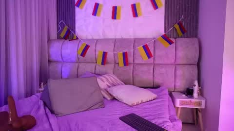 Snapshot of goddess_eli77 chatting on 06-25-26, 05:12 goddess_eli77 online show from 06-25-26, 05:12