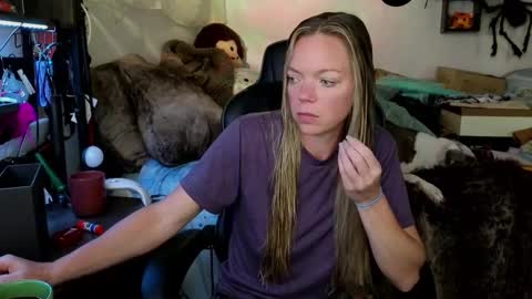 Patricia Mars           Goddess of Mars twitter thegoddessmindy online show from 10-07-25, 03:31