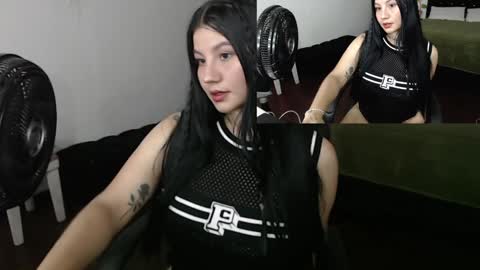 Snapshot of goddessariel22 chatting on 01-30-25, 09:47 Angelina online show from 01-30-25, 09:47