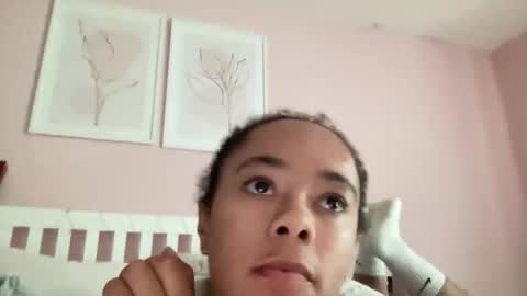 Snapshot of goddesselxo chatting on 06-09-26, 05:24 Goddess L online show from 06-09-26, 05:24