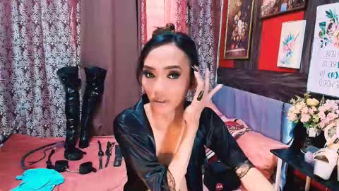 Snapshot of goddessmiyah chatting on 03-19-26, 05:00 MIYA online show from 03-19-26, 05:00
