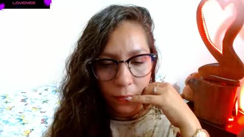 Snapshot of goddessnahi chatting on 12-27-24, 06:57 Naih Reyes online show from 12-27-24, 06:57