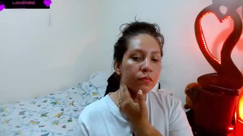 Snapshot of goddessnahi chatting on 12-30-24, 05:15 Naih Reyes online show from 12-30-24, 05:15