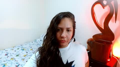 Snapshot of goddessnahi chatting on 12-30-24, 08:21 Naih Reyes online show from 12-30-24, 08:21