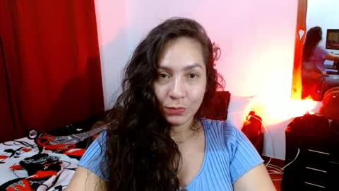 Snapshot of goddessnahi chatting on 01-11-25, 08:00 Naih Reyes online show from 01-11-25, 08:00